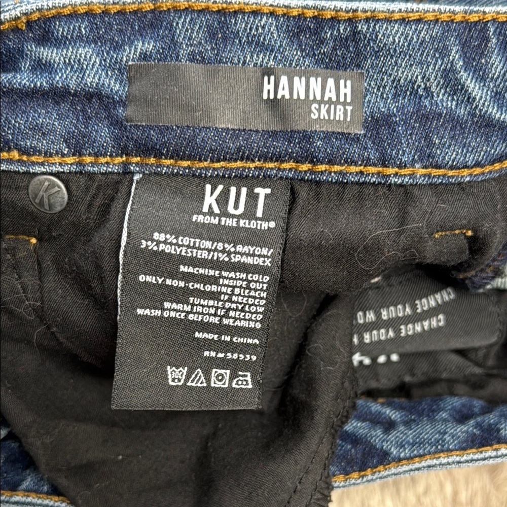 Kut from the Kloth
Hannah Jean Skirt, Size 14 - Picture 5 of 9